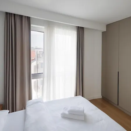 Penthouse By Park Apartment